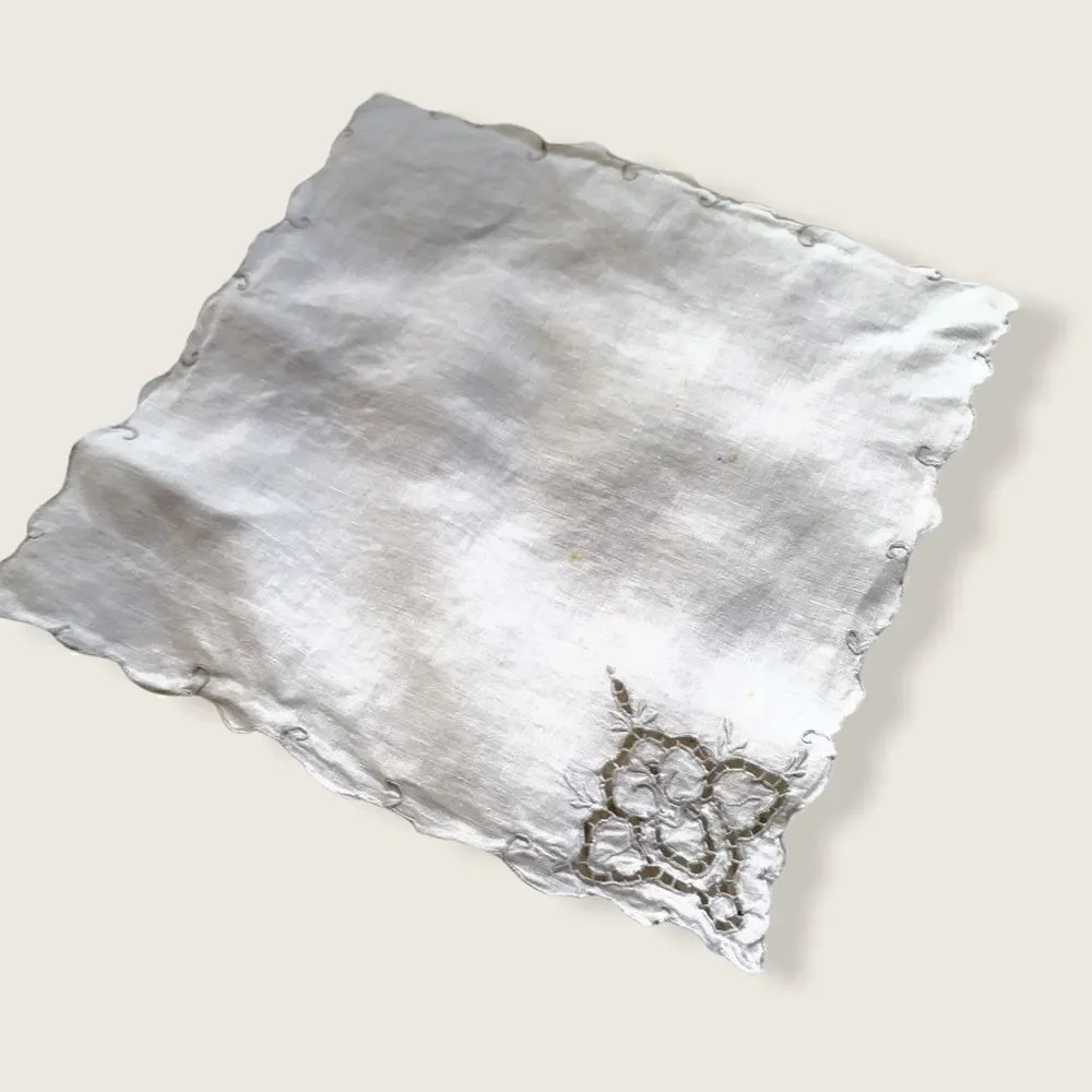 Vintage 30s Handmade Embroidered Doily/ Napkin